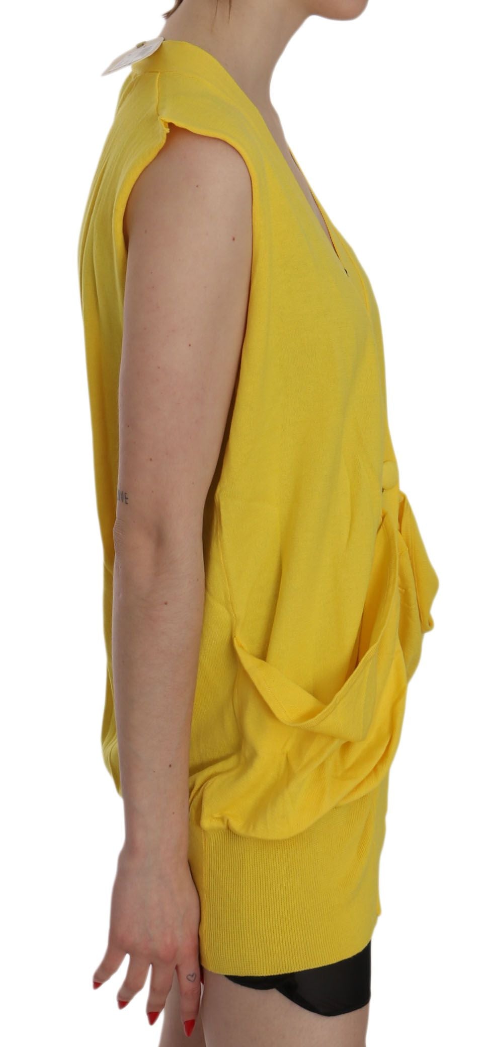 Gilet cardigan senza maniche in cotone giallo 100%.