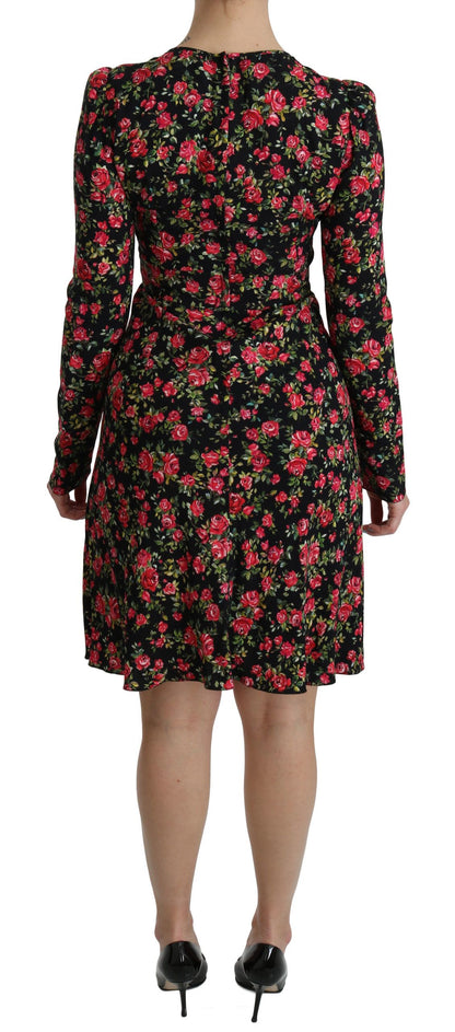 Robe noire à manches longues et à fleurs, longueur aux genoux