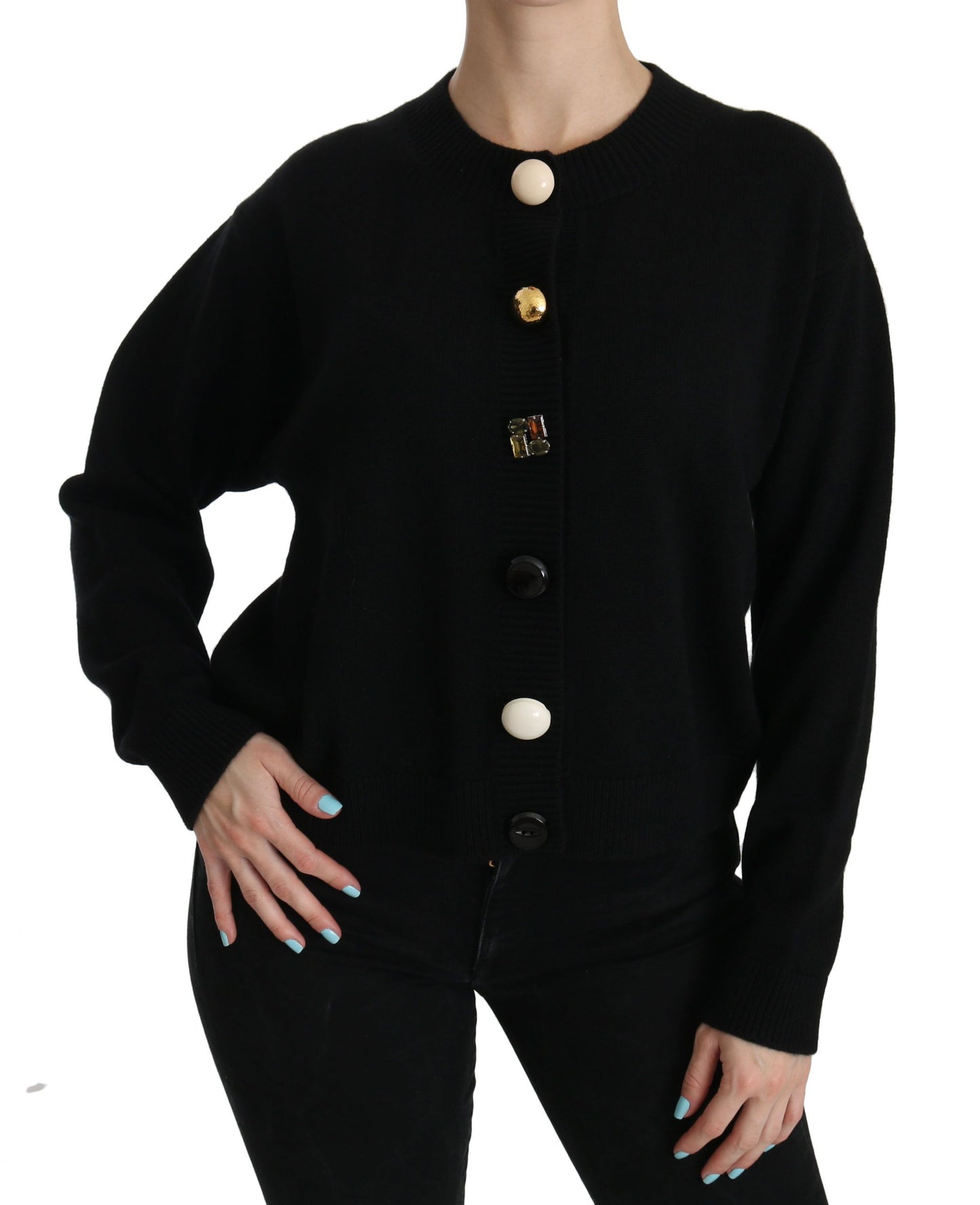 Pull cardigan noir orné de boutons