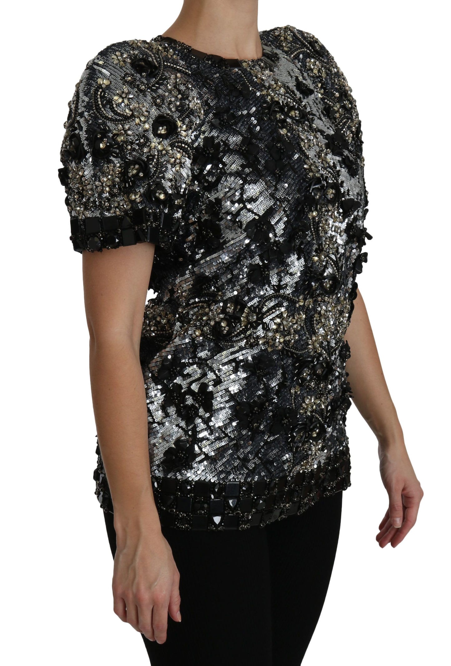 Blouse noire à paillettes et cristaux ornés