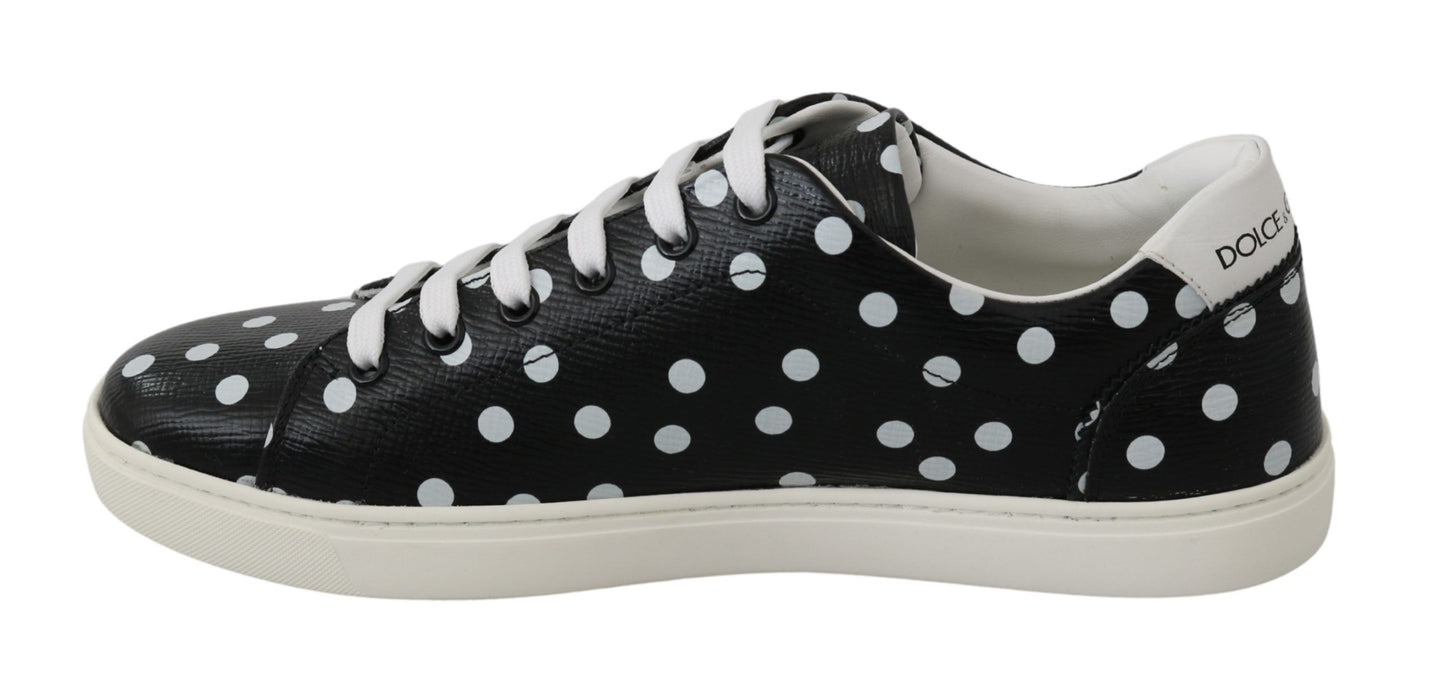 Scarpe sneakers in pelle nera a pois