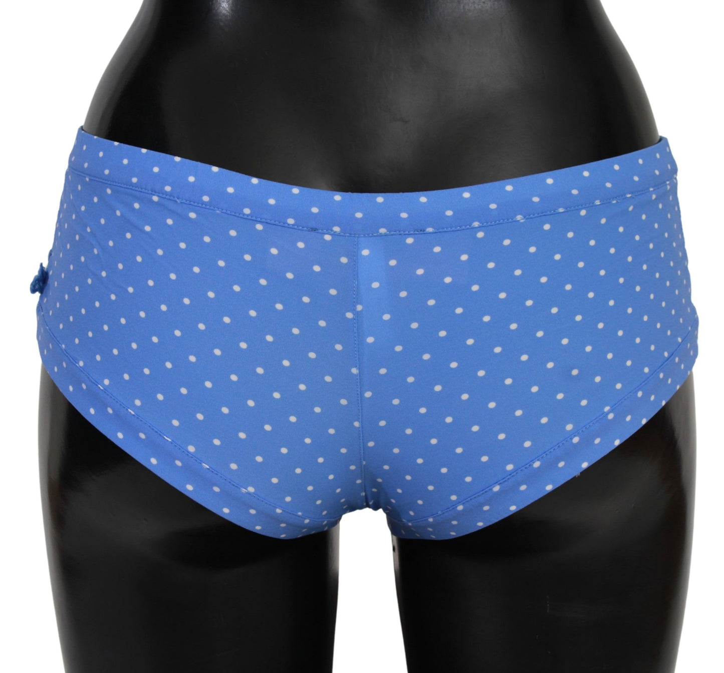 Costume da bagno blu con pantaloncini da spiaggia e pantaloni bikini