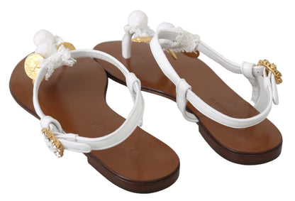 Pièces de monnaie en cuir blanc, tongs, sandales, chaussures