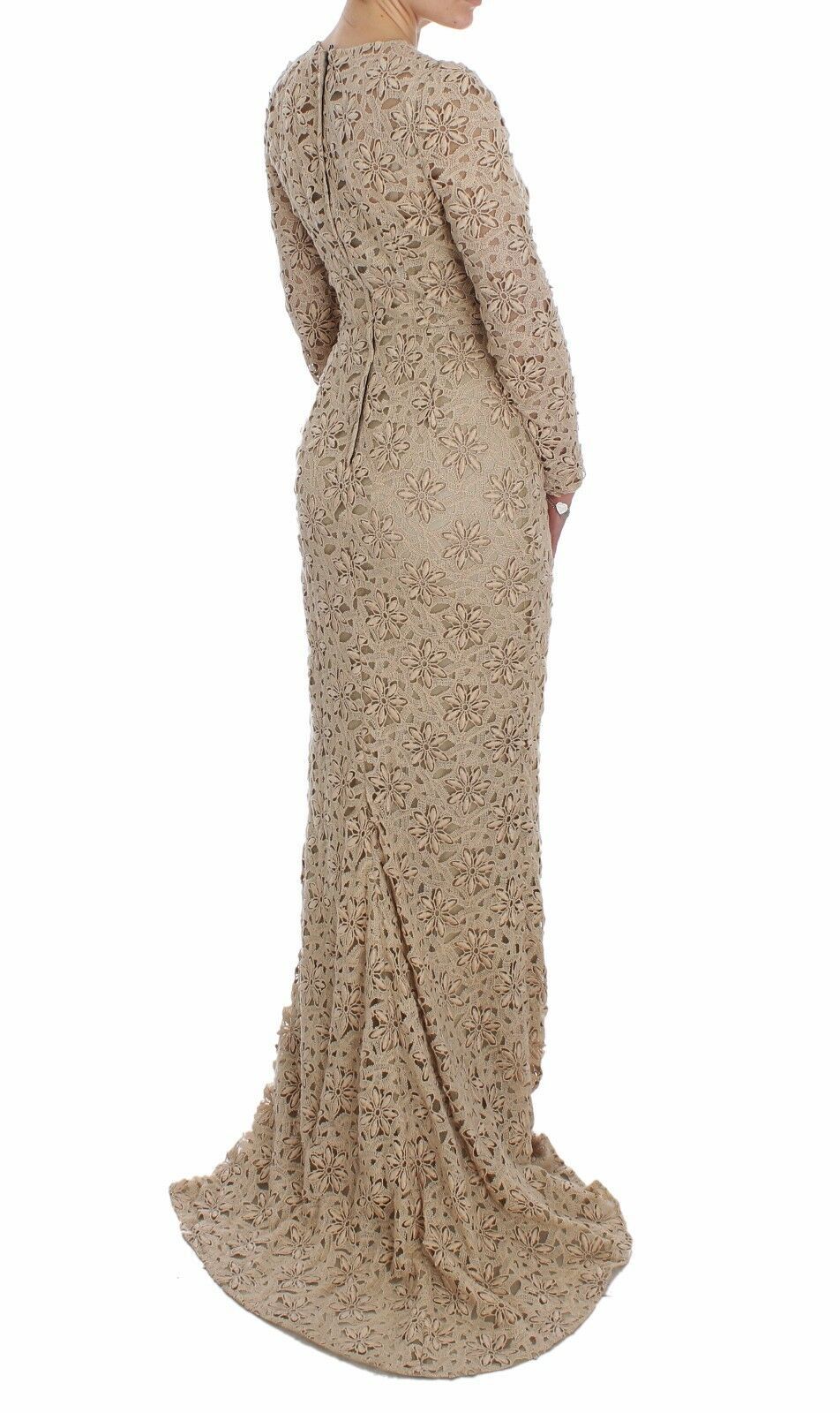 Robe longue fourreau beige en dentelle florale