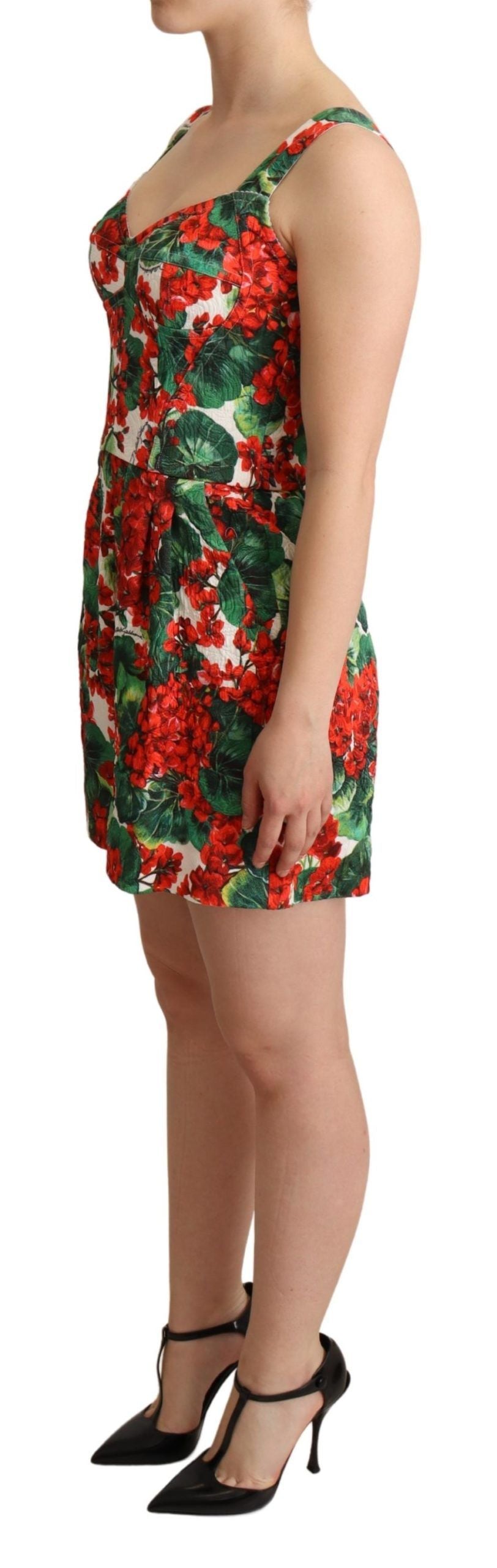 Rotes Shorts-Overallkleid mit Geranien-Print