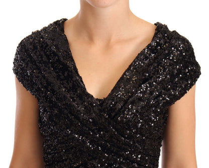 Robe longue noire à paillettes et épaules dénudées