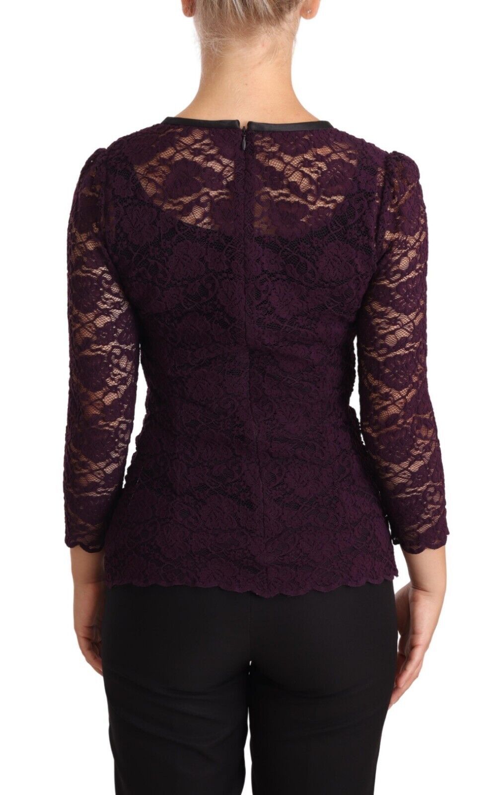 Blouse violette à manches longues en dentelle