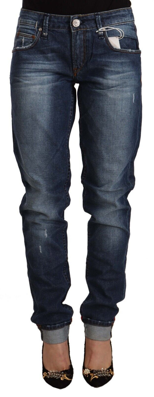 Jeans blu lavati a vita media slim fit con orlo piegato in denim