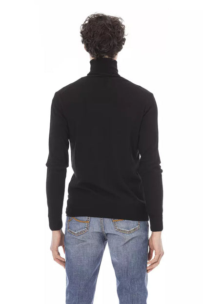 Eleganter Rollkragenpullover mit Monogramm-Akzent