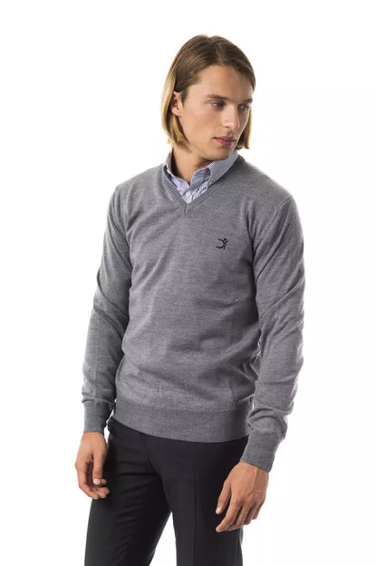 Grauer Pullover aus Merinowolle