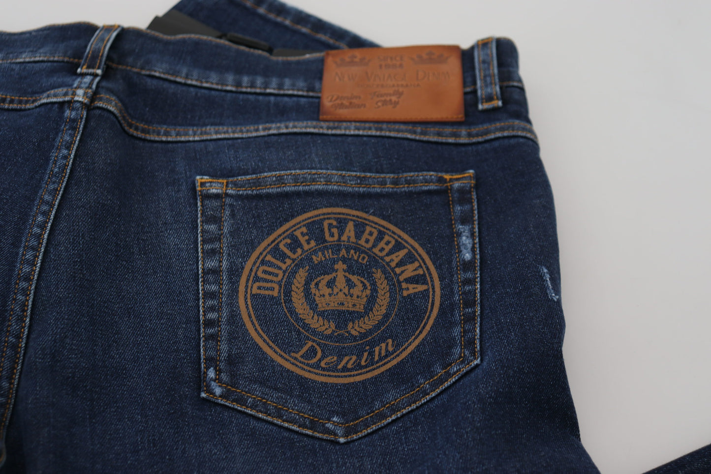 Elegante blau gewaschene Jeanshose