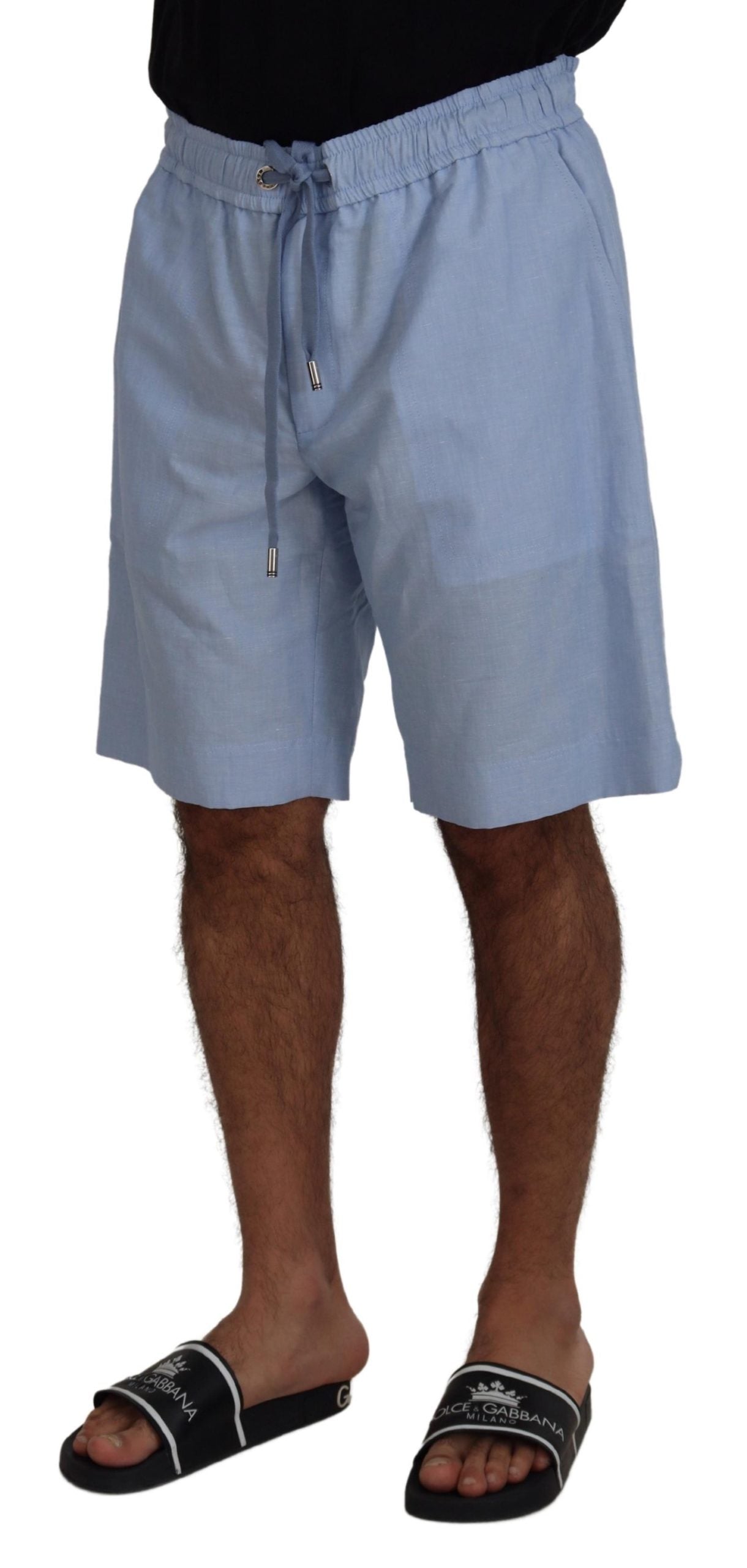 Elegante hellblaue Sommershorts aus Leinen-Baumwolle