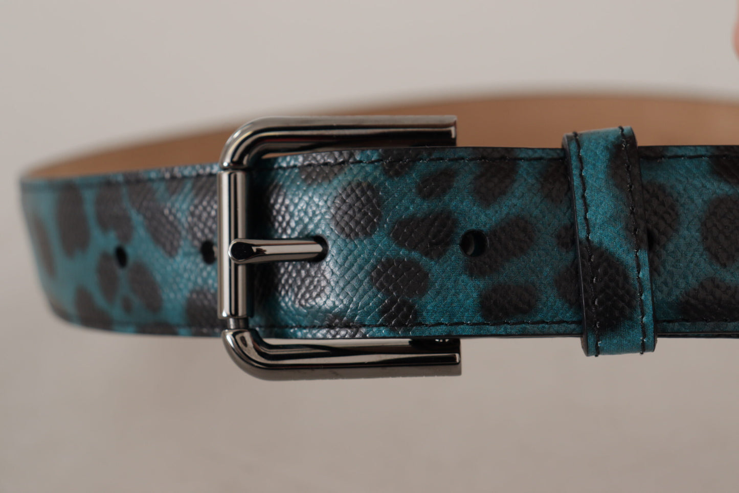 Cintura con fibbia in vita in metallo con logo stampa leopardo blu verde