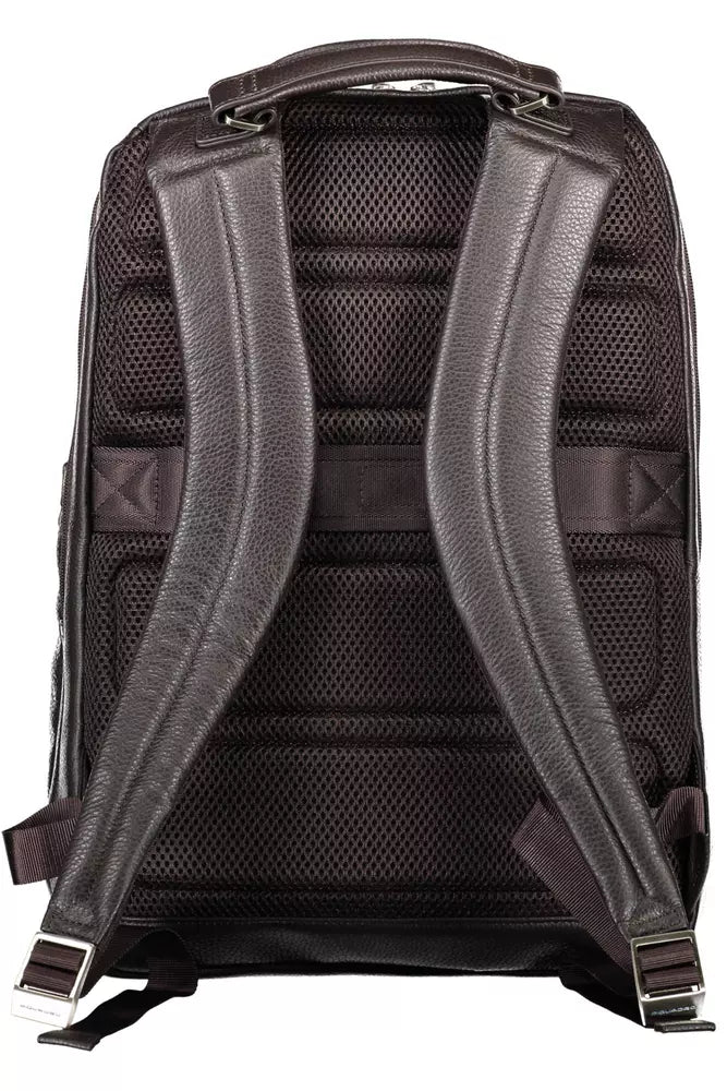 Eleganter brauner Tech-Savvy-Rucksack