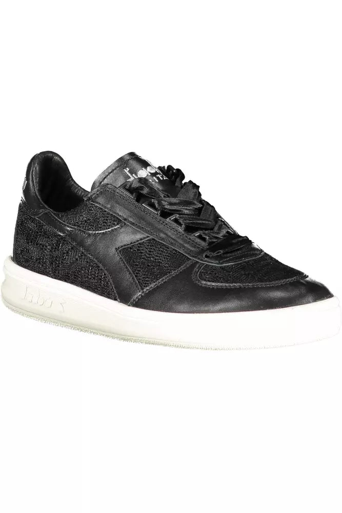 Schicke bestickte schwarze Sport-Sneakers