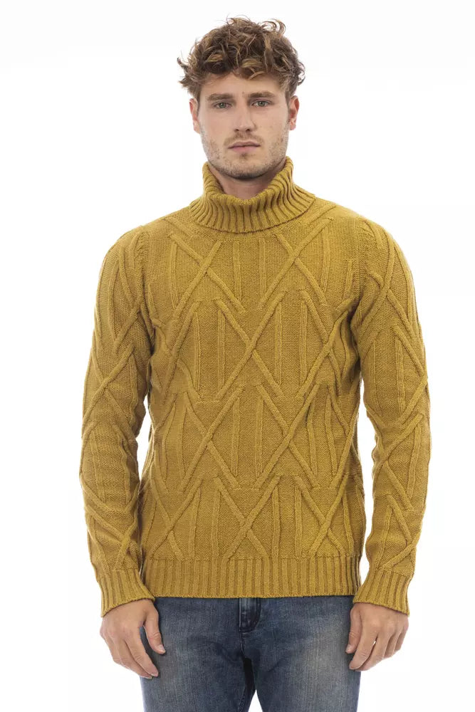 Schicker gelber Rollkragenpullover