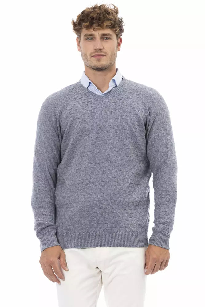 Eleganter hellblauer Pullover mit V-Ausschnitt