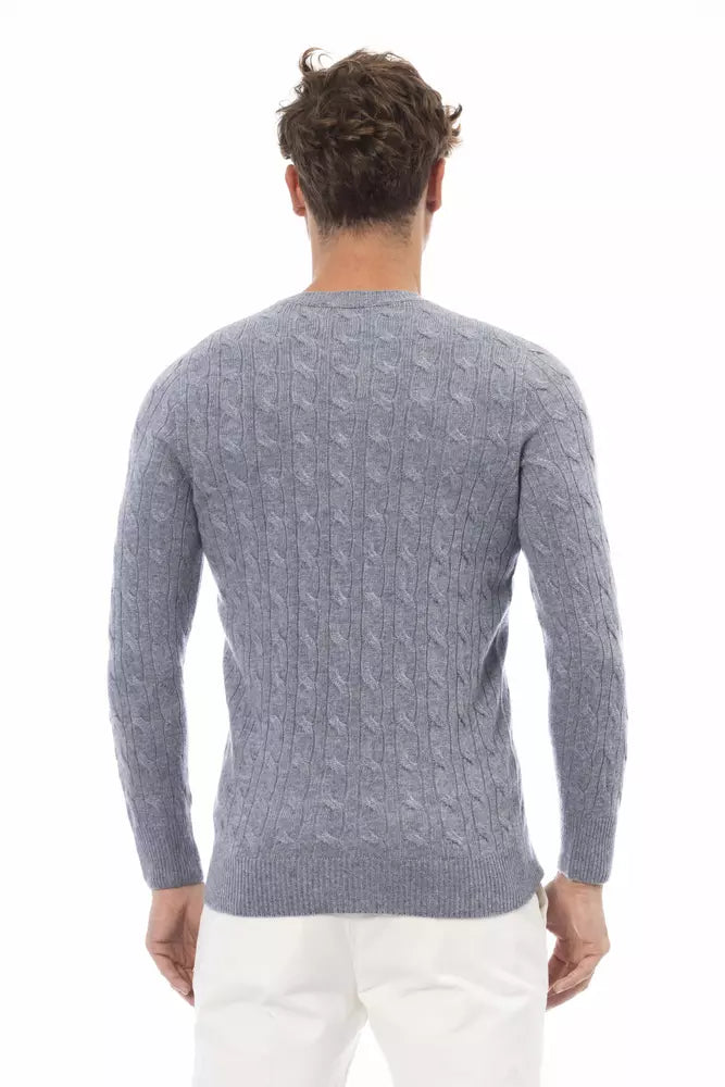 Eleganter hellblauer Pullover mit Rundhalsausschnitt