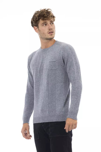 Eleganter hellblauer Pullover mit Rundhalsausschnitt