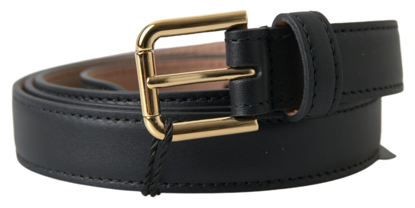 Cintura con fibbia in metallo color oro in pelle nera