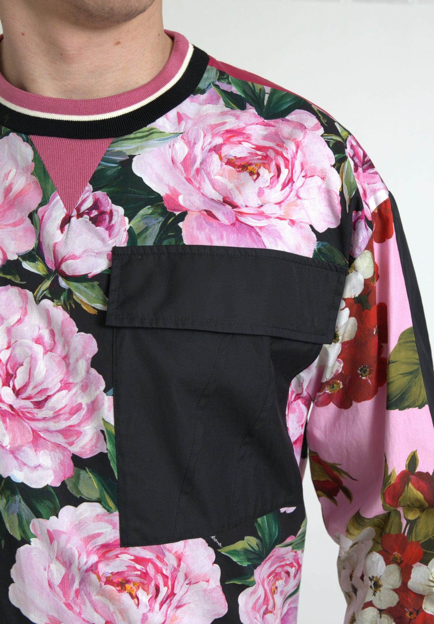 Floraler Extravaganz-Pullover mit Rundhalsausschnitt