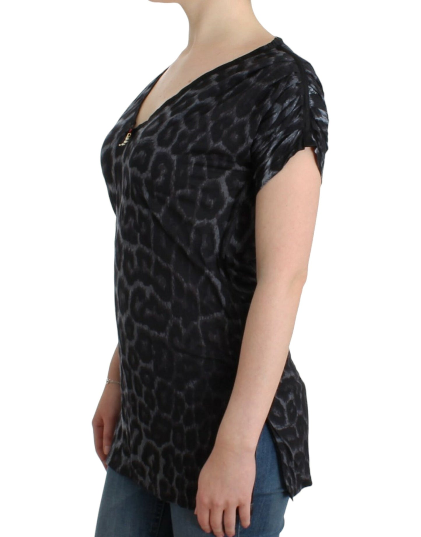 Top grigio leopardato con scollo a V