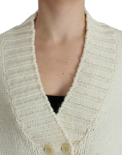 Weiße Strickjacke