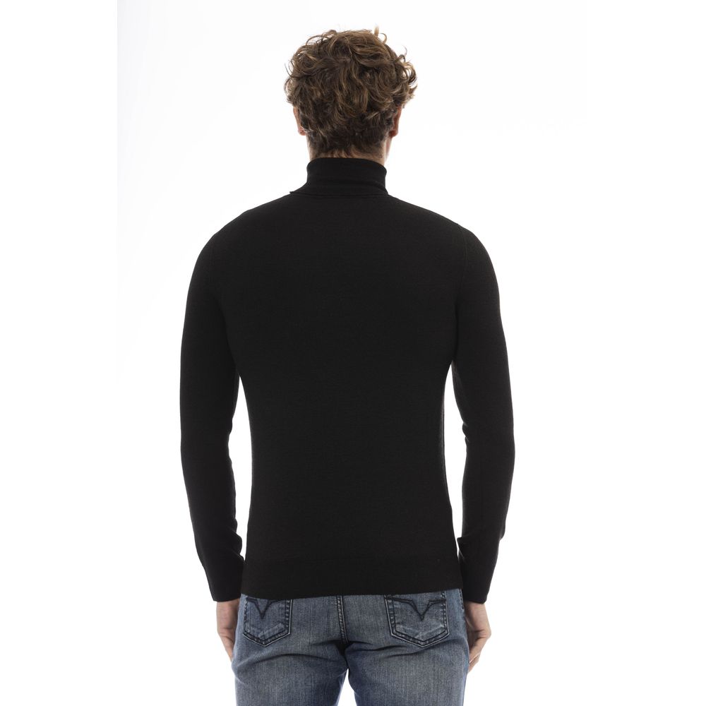 Eleganter Rollkragenpullover mit Monogramm-Detail