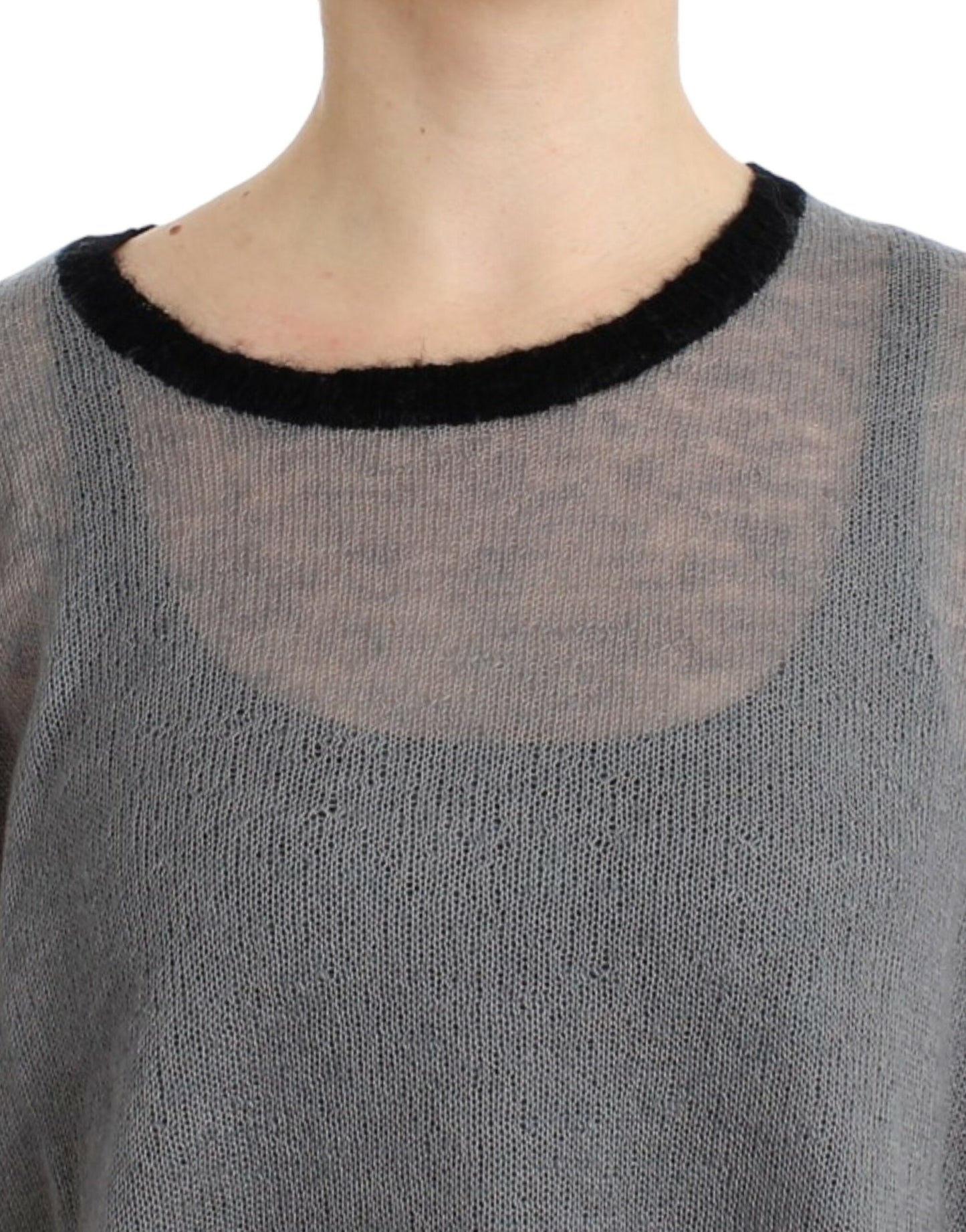 Pull asymétrique à ornements gris