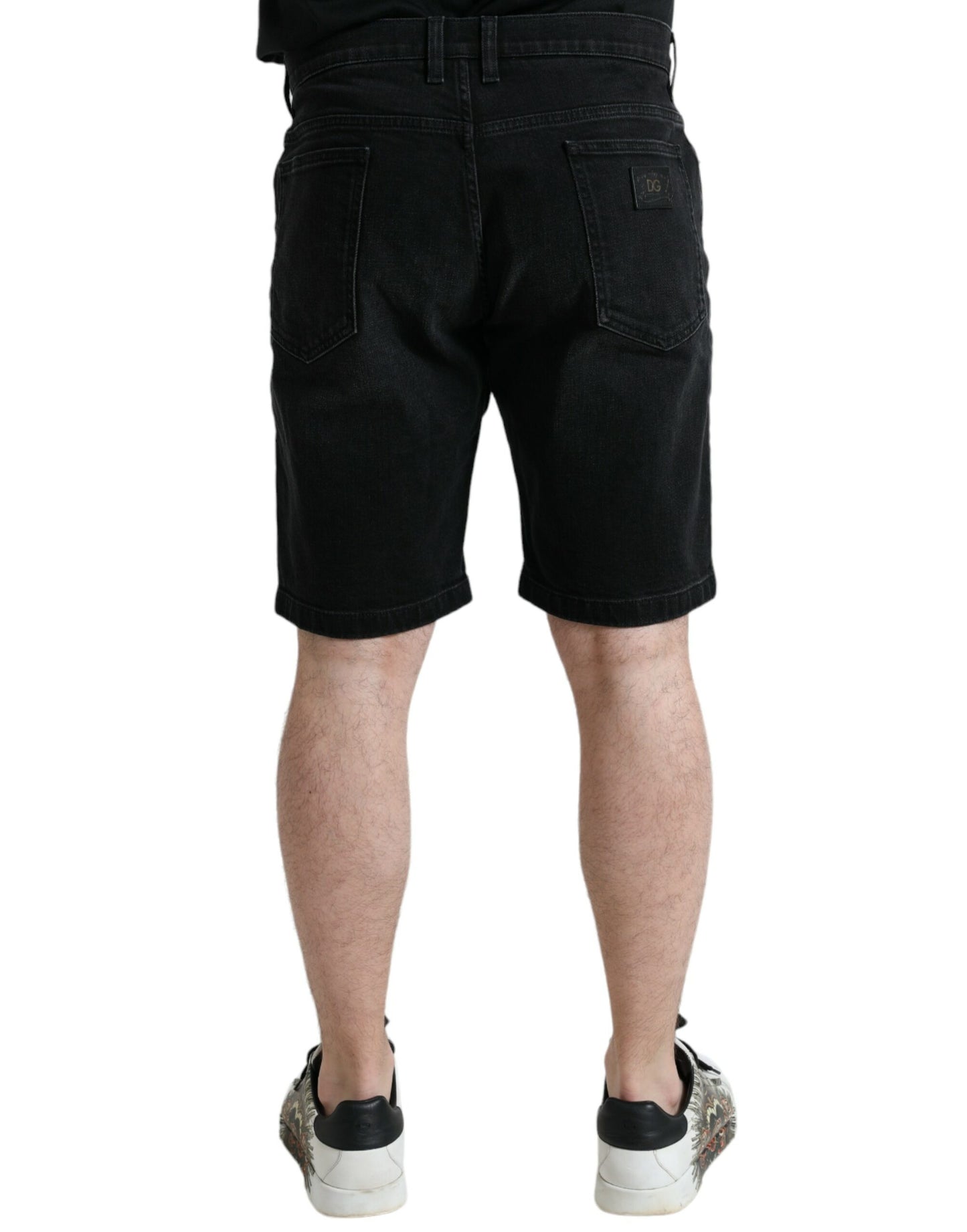 Schicke schwarze Bermuda-Jeansshorts