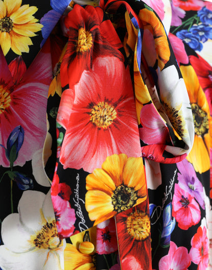 Seidenbluse mit Blumenmuster und Bindeverschluss vorne