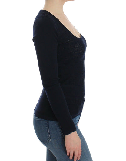 Blauer Strickpullover aus Wollstretch