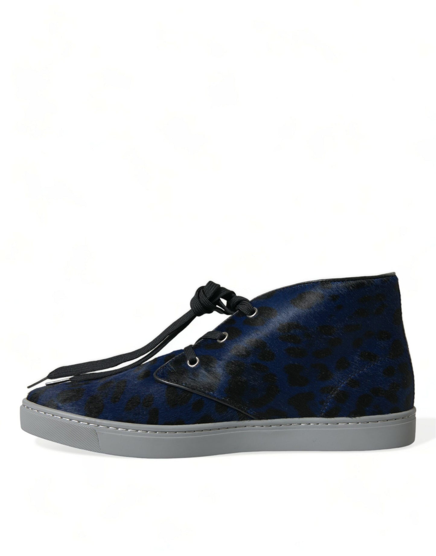 Schicke blaue Mid-Top-Sneaker mit Leopardenmuster