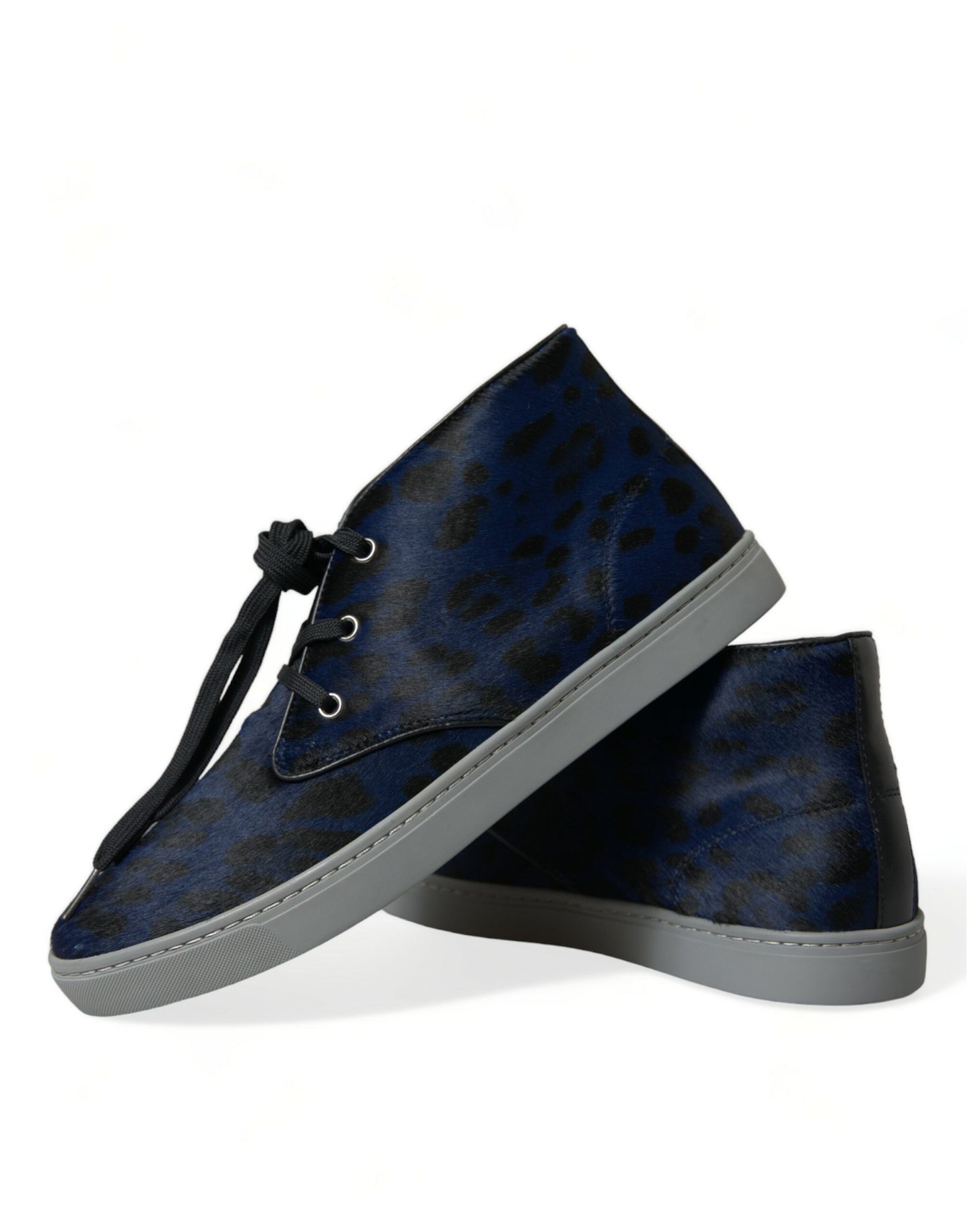 Schicke blaue Mid-Top-Sneaker mit Leopardenmuster