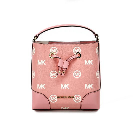 Kleine Kuriertasche „Mercer“ mit Primrose-Prägung und Kordelzug