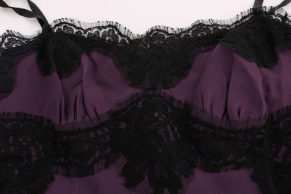 Robe en dentelle noire extensible en soie violette