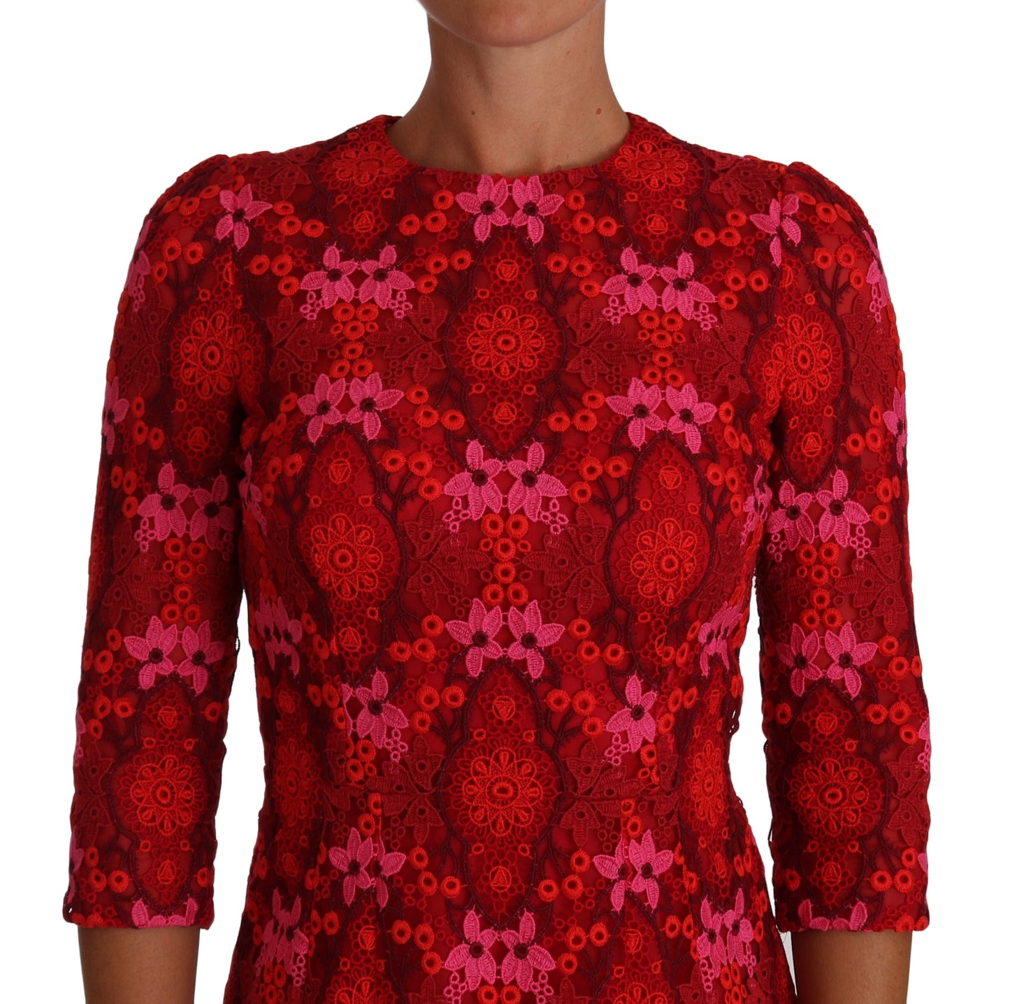 Robe fourreau rose rouge en dentelle florale au crochet