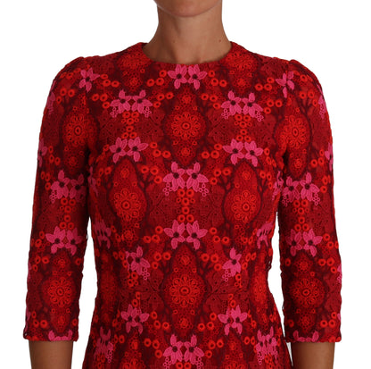 Robe fourreau rose rouge en dentelle florale au crochet