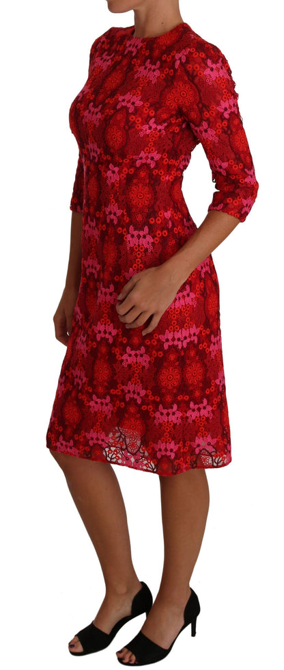 Robe fourreau rose rouge en dentelle florale au crochet