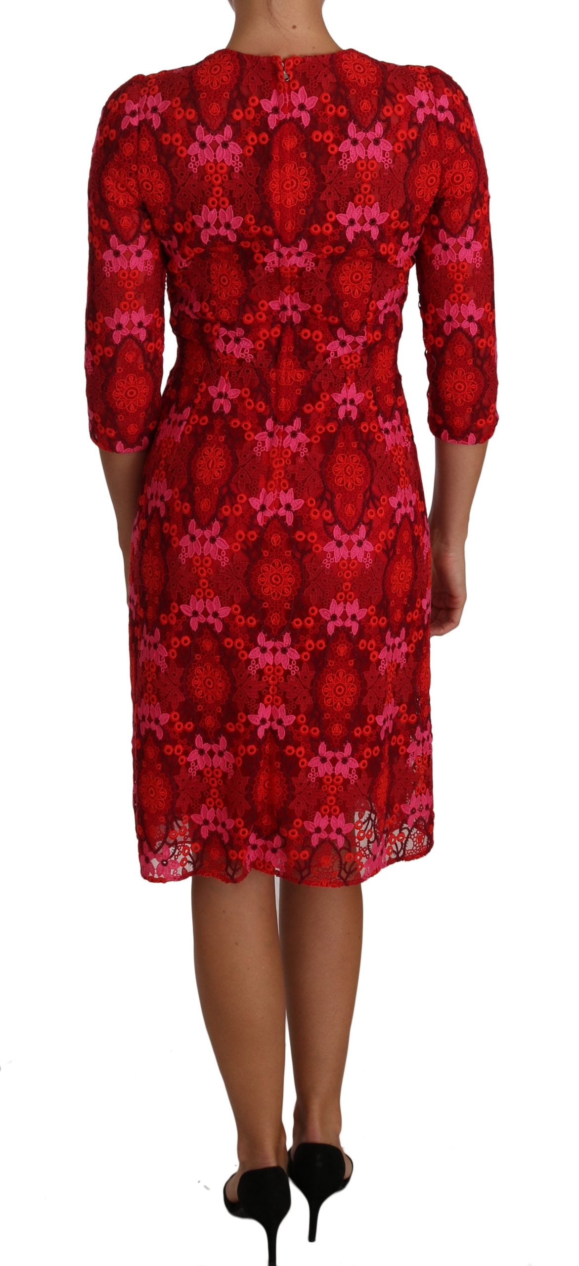 Robe fourreau rose rouge en dentelle florale au crochet