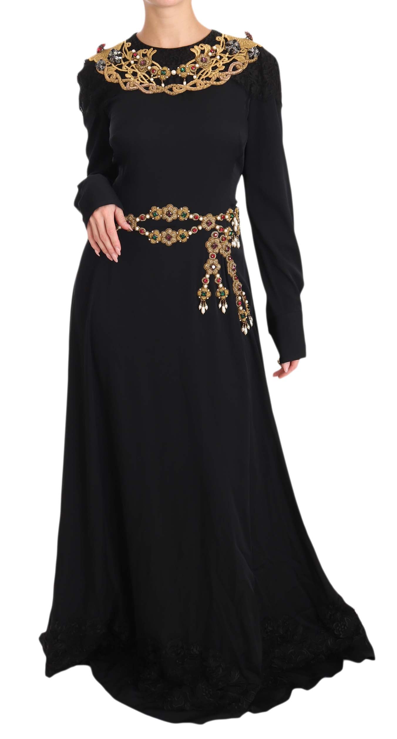 Robe noire en soie stretch avec cristaux dorés