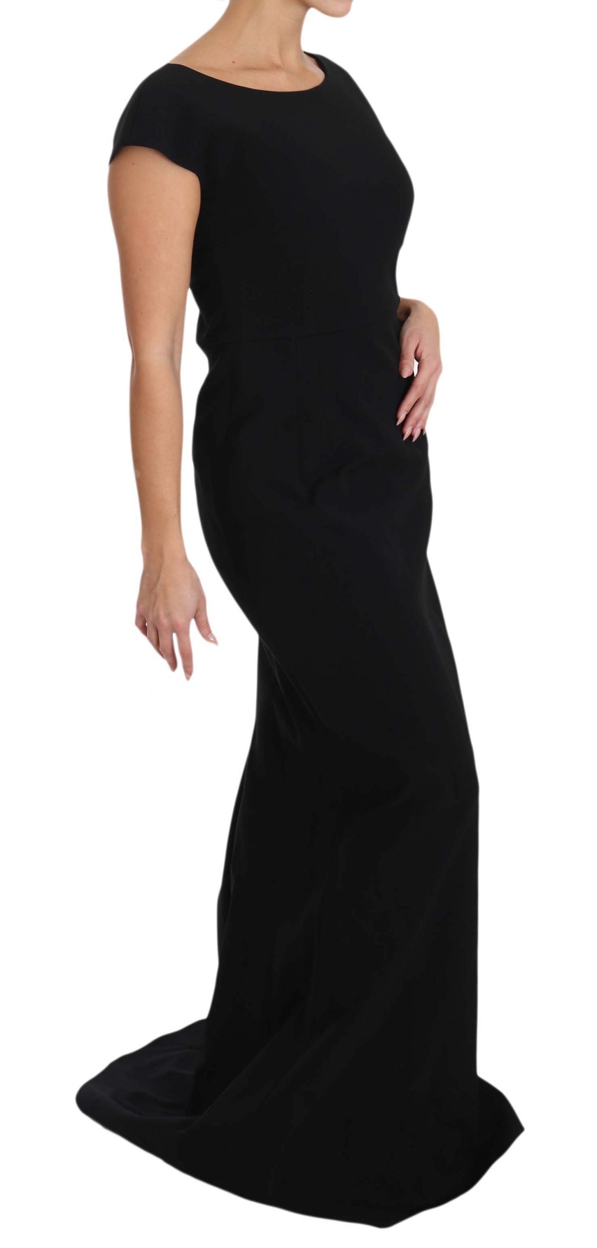 Robe longue évasée noire coupe extensible