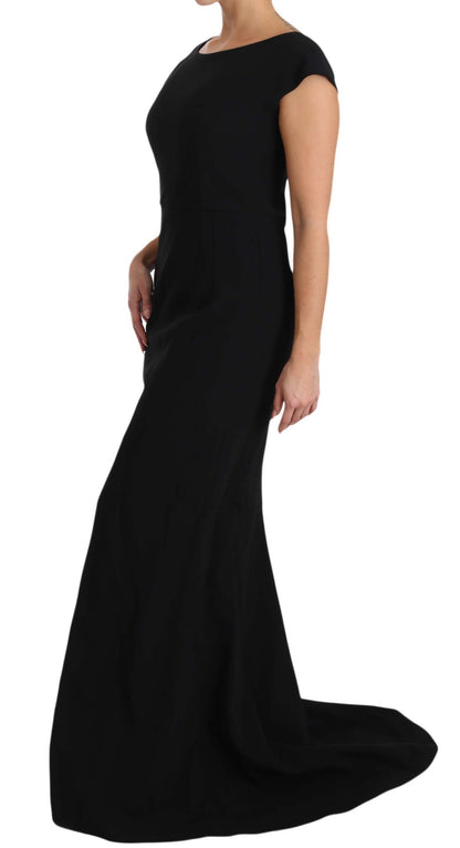 Robe longue évasée noire coupe extensible