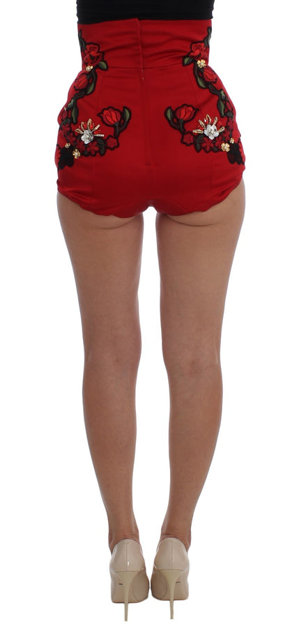 Shorts aus roter Seide mit Kristallrosen