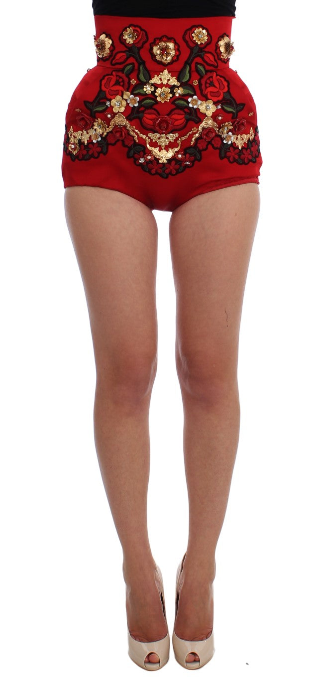 Shorts aus roter Seide mit Kristallrosen