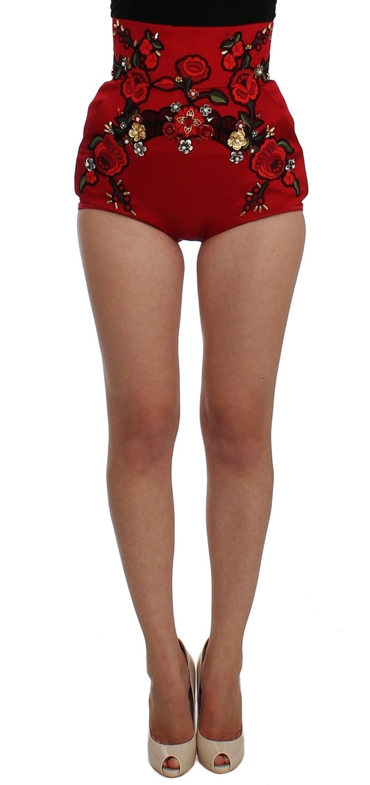 Shorts aus roter Seide mit Kristallrosen