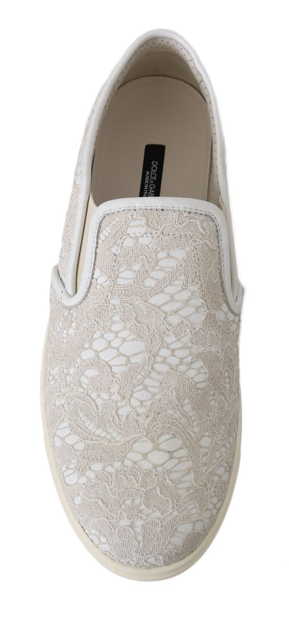 Weiße Slip-on-Slipper aus Leder mit Spitze